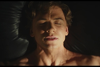 Igby Rigney Cock Bulge And Shirtless Scenes in The Shards