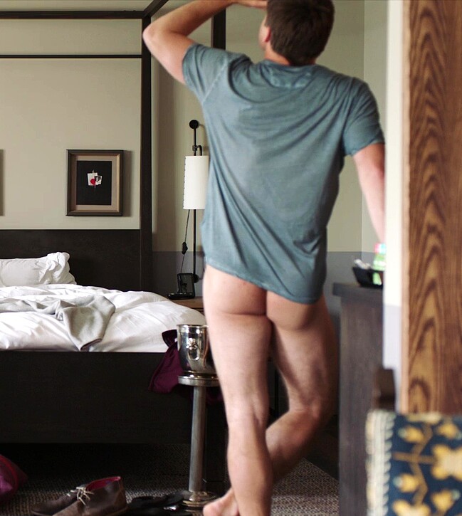 Kyle Bornheimer nude ass