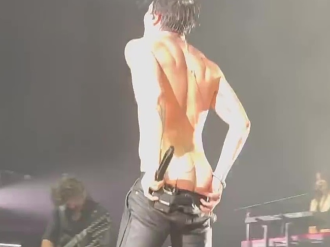Yungblud Ass Slip Moment At The Concert