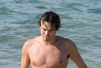 Tyler Blackburn Cut Cock Slip and Nude Photos
