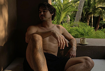 Tyler Blackburn Cut Cock Slip and Nude Photos