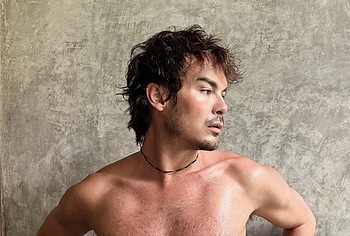 Tyler Blackburn Cut Cock Slip and Nude Photos