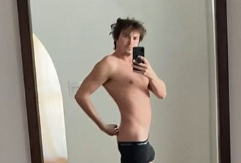 Tyler Blackburn Cut Cock Slip and Nude Photos