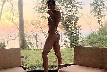 Tyler Blackburn Cut Cock Slip and Nude Photos