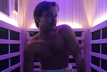 Tyler Blackburn Cut Cock Slip and Nude Photos