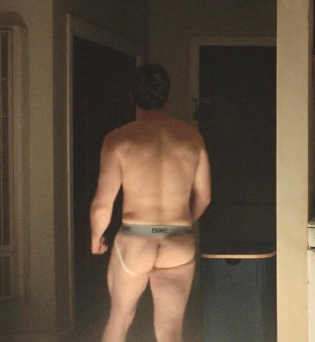 Colton Ryan nude butt