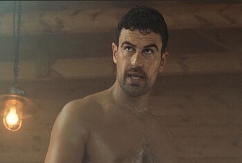 Theo James Shirtless And Sexy In The Gentlemen