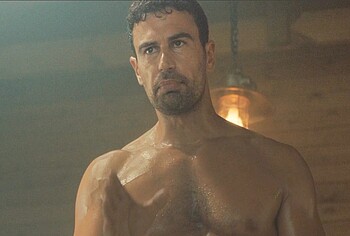 Theo James Shirtless And Sexy In The Gentlemen