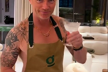 Ronan Keating Nude Selfie