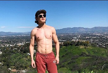 Michael Johnston shirtless and sexy photos
