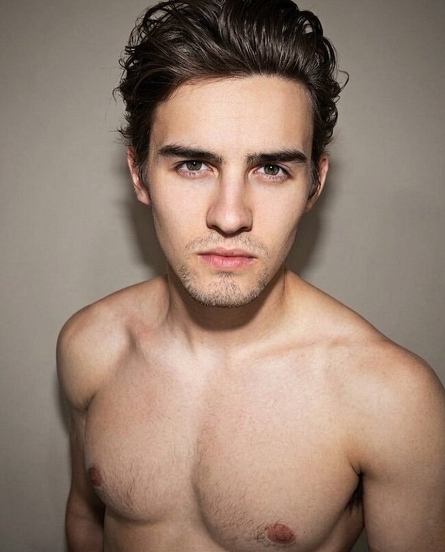 Michael Johnston shirtless and sexy photos