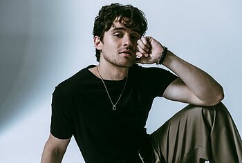 Michael Johnston shirtless and sexy photos