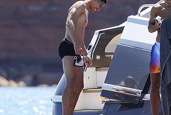 Jude Bellingham Nude And Cock Bulge Photos