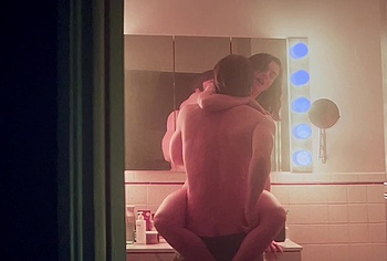 Josh Hartnett Nude And Sex Scenes in Verity